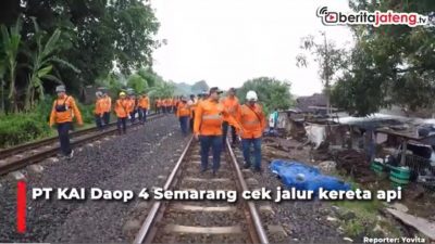 [Video] PT KAI Periksa Keamanan Jalur Kereta Dekat Laut
