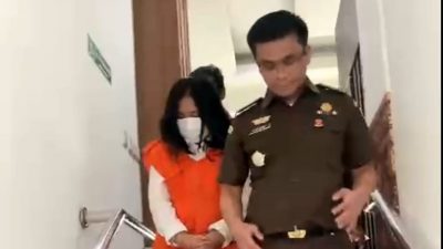 [Video] Tersangka Korupsi Mantan Pimpinan BRI Semarang Ditahan