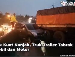 [Video] Truk Trailer Tak Kuat Nanjak Tabrak Mobil dan Motor