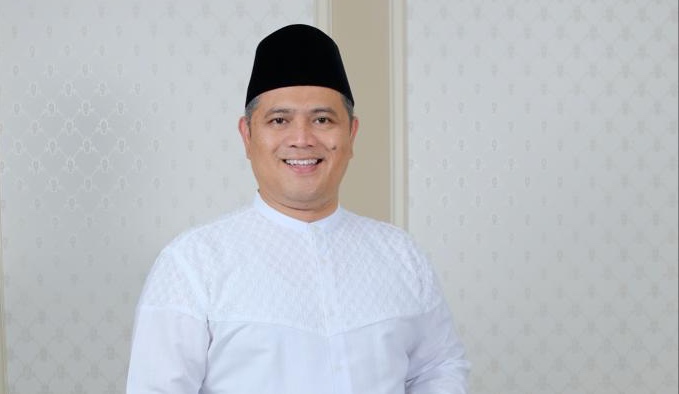 direktur maju caleg | umroh Semarang Madinah | Janji Bacapres