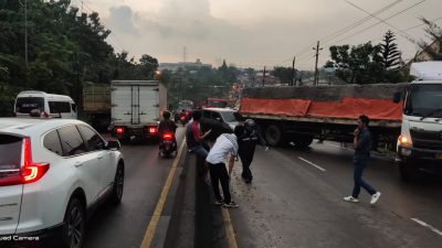 Kecelakaan di Depan Cimory Bawen, Truk Trailer Tak Kuat Nanjak Gencet Mobil dan Motor