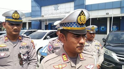 Satlantas Polres Demak Imbau Masyarakat Waspada Jalan Berlubang