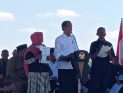 Meski Lokasi Berlumpur, Presiden RI Mengaku Terkesan