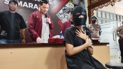 Pemandu Karaoke Alexa Aniaya dan Tusuk Rekan Kerjanya Lantaran Sakit Hati Diejek