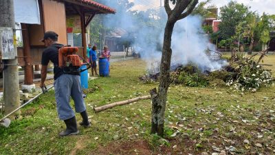 Jelang Ramadan, Warga di Blora Kerja Bakti Bersihkan Lingkungan