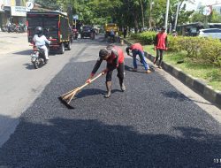 Jawab Keluhan Warga, Pemkot Semarang Lakukan Penambalan Jalan Berlubang