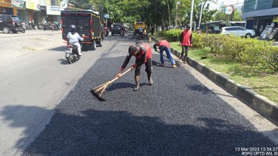 Jawab Keluhan Warga, Pemkot Semarang Lakukan Penambalan Jalan Berlubang