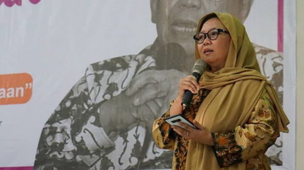 pegawai bea cukai