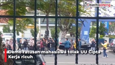 [Video] Demo Tolak UU Ciptaker di Semarang Ricuh