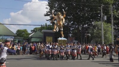 Meriahnya Pawai Ogoh-ogoh dan Karnaval Lintas Agama di Semarang