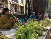 pedagang ketupat