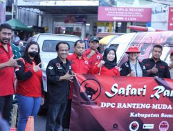 Banteng Muda Indonesia Berbagi Takjil Gratis di Alun-alun Bandungan