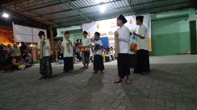 Meriahkan Ramadhan, Warga Perumda Gelar Lomba Tongtek