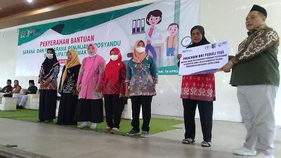 Fathan PKB Serahkan CSR Alkes Penunjang Posyandu untuk Pemkab Demak