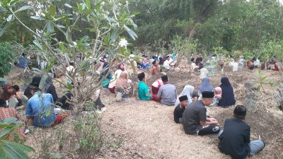 Ziarah Kubur Secara Massal Tradisi Warga Blora Jelang Idul Fitri 