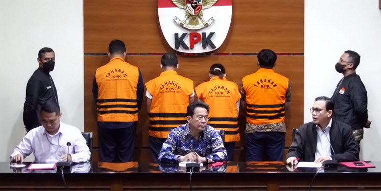 Kronologi suap kereta api
