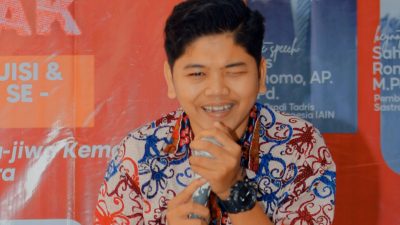 Kritik Aksentologi: Membentuk Manusia Berbudaya