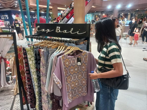 tenun endek bali