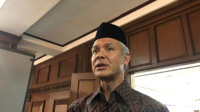 Modus Penipuan Baru, Ganjar Tanggapi Penggantian Stiker QRIS Kotak Amal Masjid