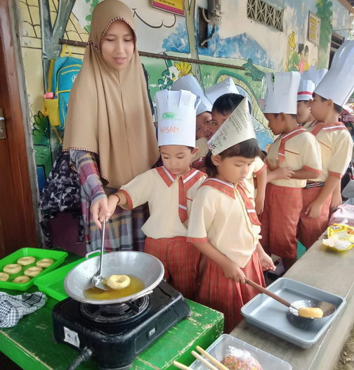 latihan pembuatan donat