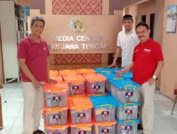 Salurkan Paket Lebaran untuk Wartawan, Kapolri Berharap Kolaborasi Media di Jateng dan Polri Tetap Terjaga