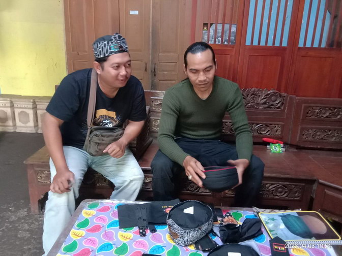 peci blangkon
