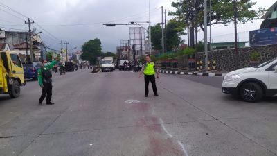 Diduga Langgar Lampu Merah, Dua Motor Bertabrakan Akibat Nekat Tancap Gas