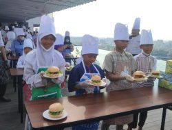 Puluhan Anak Panti Asuhan Belajar Bikin Burger Bareng Horison Hotels di Semarang