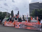 Momentum May Day, Ratusan Buruh Jawa Tengah Gelar Demo di Depan Kantor Gubernur