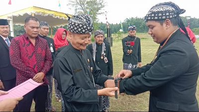 Peringatan Hardiknas Kabupaten Semarang, Guru Pakai Jam Tangan