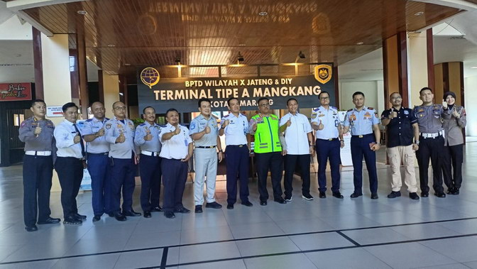 Tiga Terminal Bayangan di Semarang