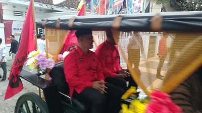 50 Bacaleg PDI Perjuangan Datangi KPUD Demak, Serahkan Syarat Calon Legislatif Tahun 2024