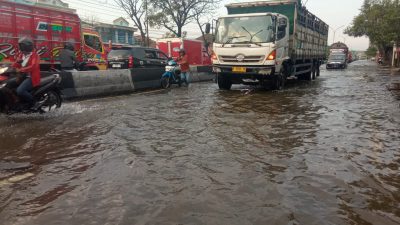 Banjir Rob Jalur Pantura Semakin Parah, Semarang – Demak Butuh Waktu 3 Jam