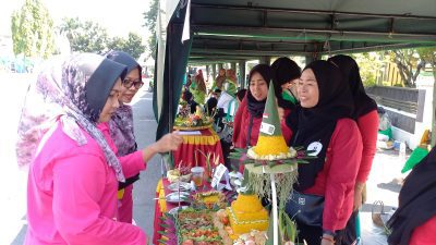 Lomba Tumpeng di Harlah Fatayat NU ke 73 Meriah