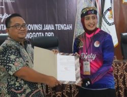 Gowes 6 Jam ke KPU Jateng, Calon Legislatif Ini Siap Berkonstestasi di Pemilu 2024