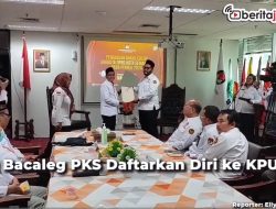 Video 50 Bacaleg PKS Daftarkan Diri ke KPU