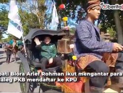 Video Naik Kereta Kencana, Bupati Blora Ikut Daftarkan Bacaleg PKB ke KPU