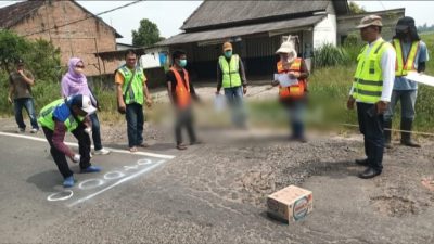 Dua Hari sebelum Kedatangan Jokowi, Perbaikan Jalan Rusak di Lampung Terjadi Bak Bandung Bondowoso