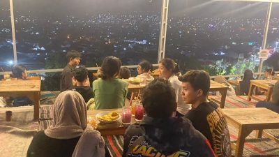Ingin Kulineran di Angkringan Sambil Menyaksikan Pemandangan? Yuk Dateng ke Sini!