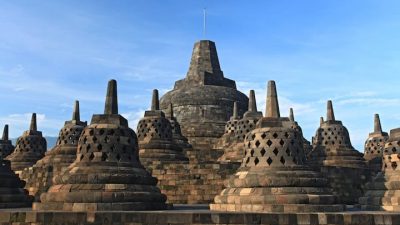 Daftar Top 10 Tempat Wisata di Jateng: Wisatawan Lokal ke Tempat Religi, Turis Asing ke Situs Bersejarah