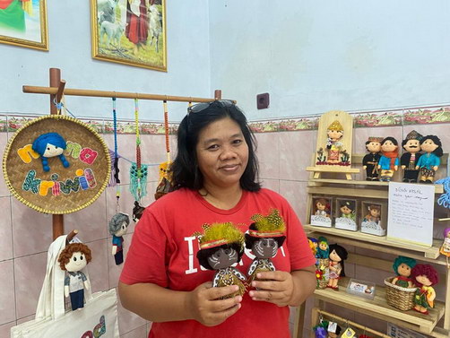 boneka Nona Kriwil