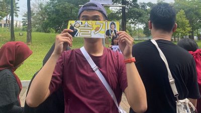 Kisah Reveluv Semarang Nonton Konser Red Velvet, Belum Pegang Tiket hingga Ikut Open Trip