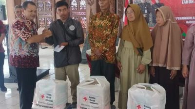 Rumah Warga Kena Bencana Longsor, Bupati Semarang Salurkan Bantuan Guna Renovasi Rumah