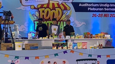 Demo Masak di Food Festival Semarang, Chef Deddy Ajak Pengunjung Masak Kue Kering