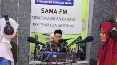 Berkarya di Tengah Keterbatasan, Penyandang Tunanetra Siaran Radio hingga Gelar Pelatihan
