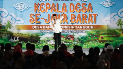 Ganjar Hadiri Halalbihalal Kades Se-Jawa Barat, Warganet: Jateng Lagi Banjir Gubernurnya Malah Keluyuran