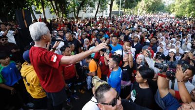 Tanggapi Sindiran Anies Baswedan Soal Lari-lari untuk Posting Medsos, Ganjar: Foto Upload Aja Kalau Punya
