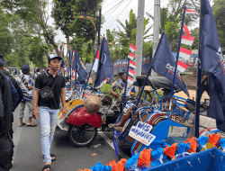 Unik! Gandeng Milenial Jadi Bacaleg, Partai Nasdem Daftar ke KPU dengan Parade Becak