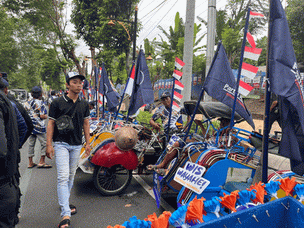 parade becak nasdem