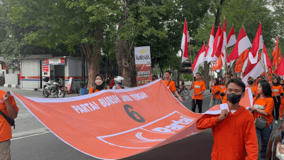 Datangi KPU Sejak Sore, Partai Buruh Jateng Malah Daftarkan Bacaleg Jam 10 Malam